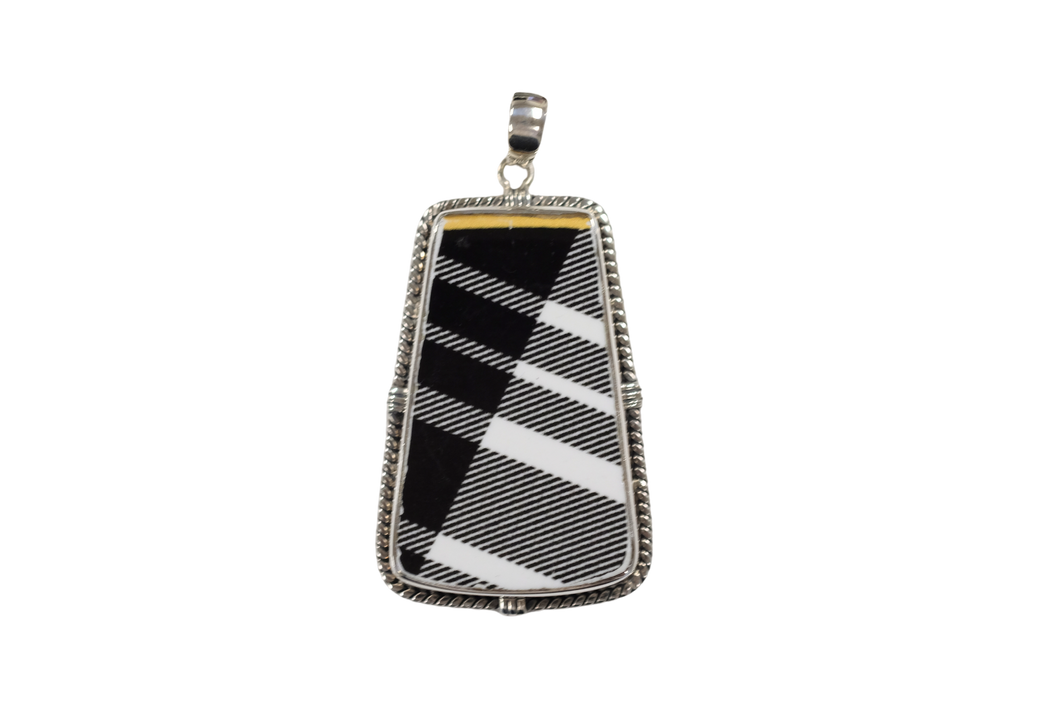 Bell shape plaid pendant