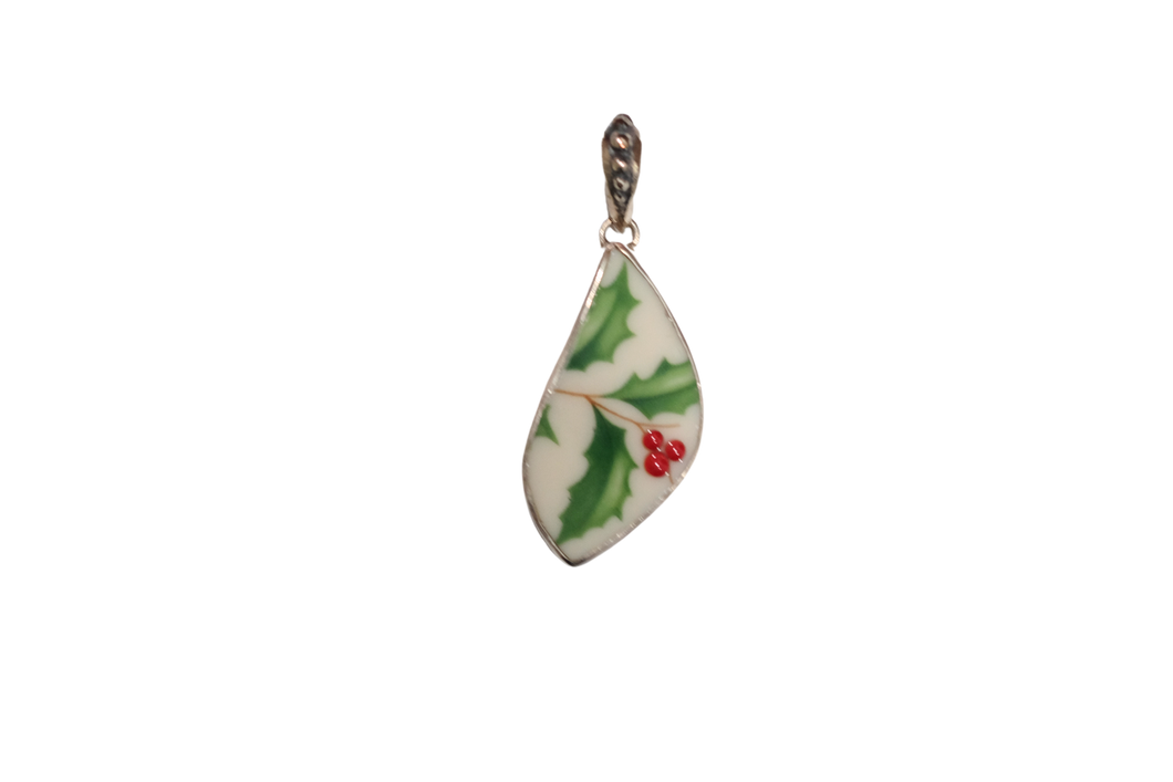 Curved Lenox Holly Pendant