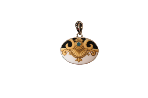 Petite Oval Regal Pendant