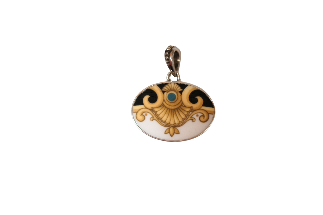 Petite Oval Regal Pendant