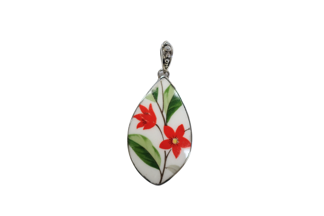 Retro poinsettia pendant