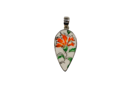 Reverse teardrop flower pendant