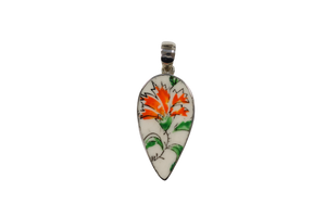 Reverse teardrop flower pendant