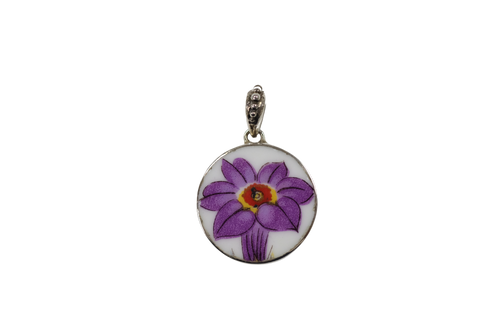 Round purple flower pendant