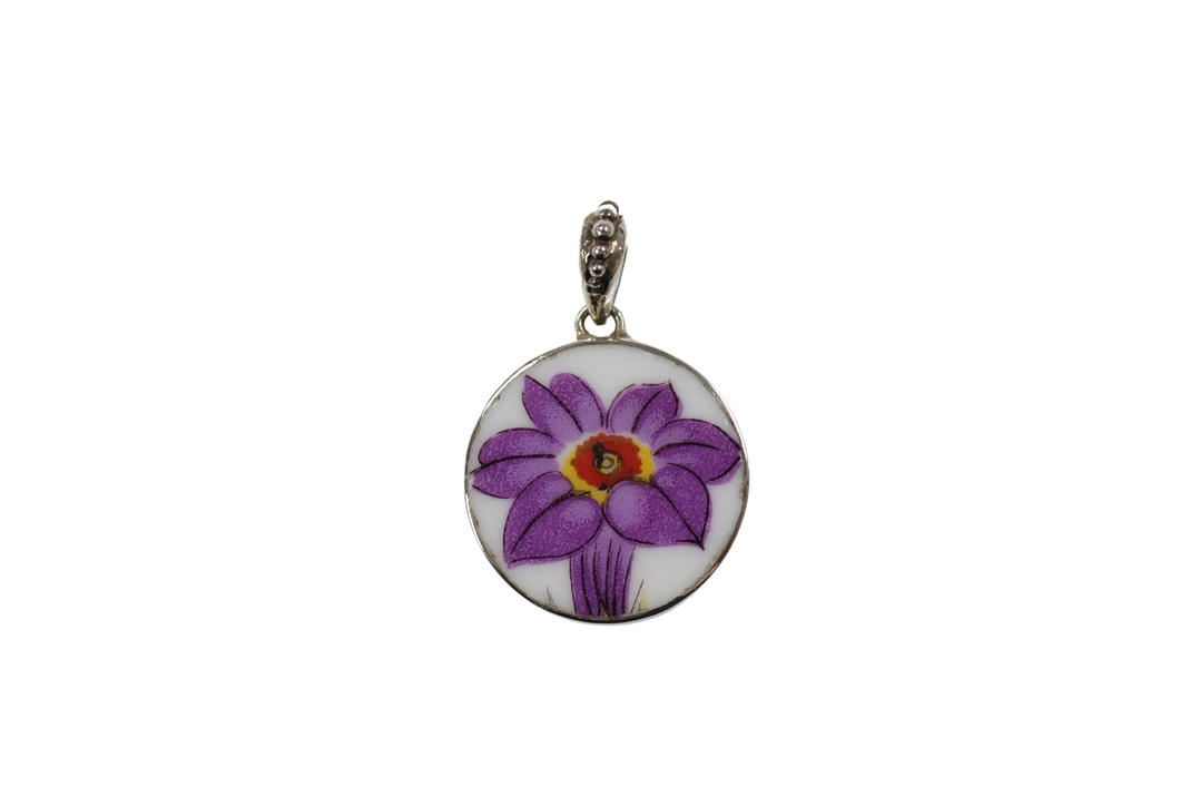 Round purple flower pendant