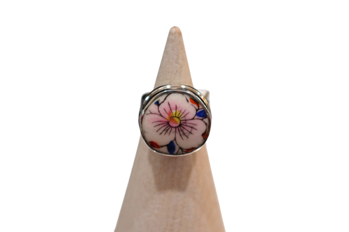 Size 5 Up Close Floral Ring