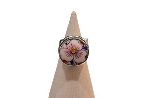 Size 5 Up Close Floral Ring