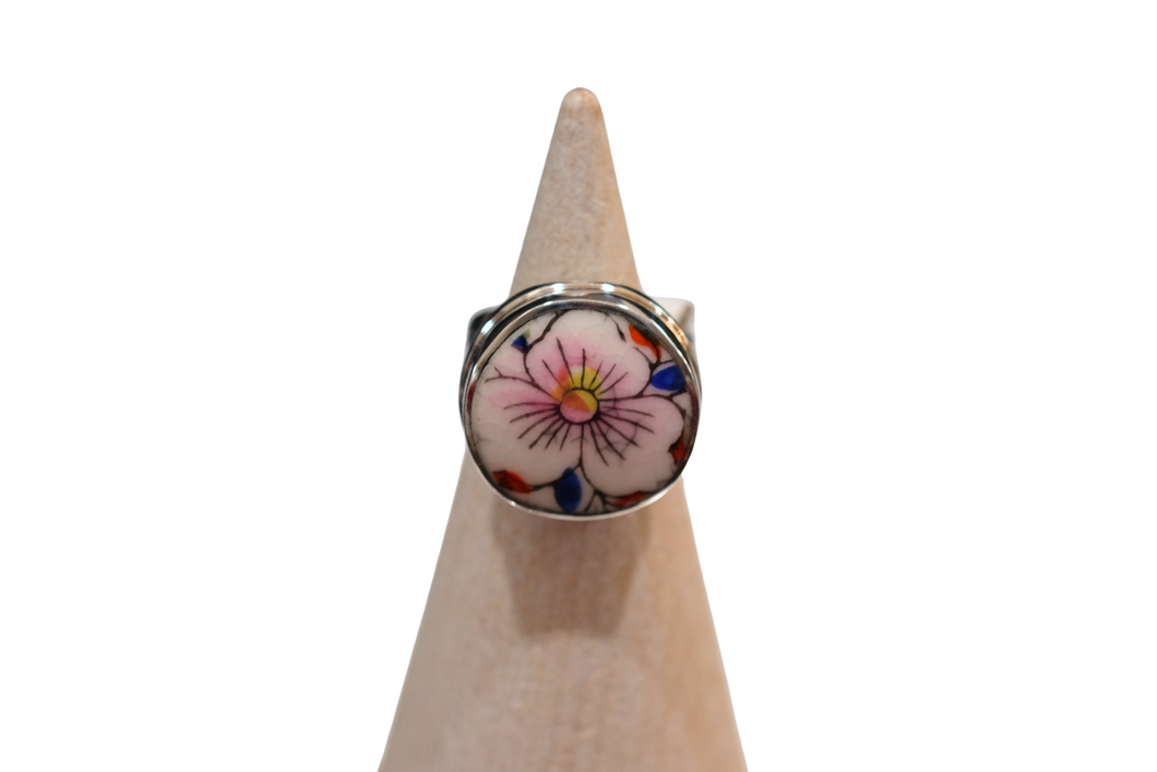 Size 5 Up Close Floral Ring