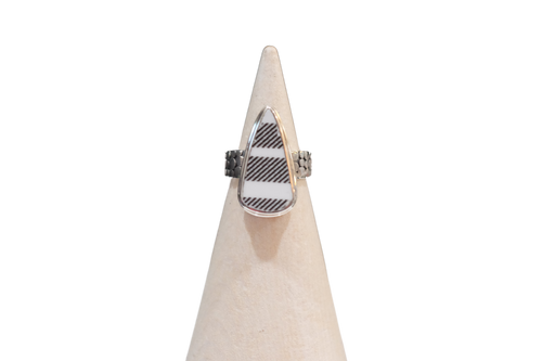 Size 6.5 Black and White Triangle Ring