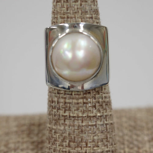 Size 6 Pearl Ring