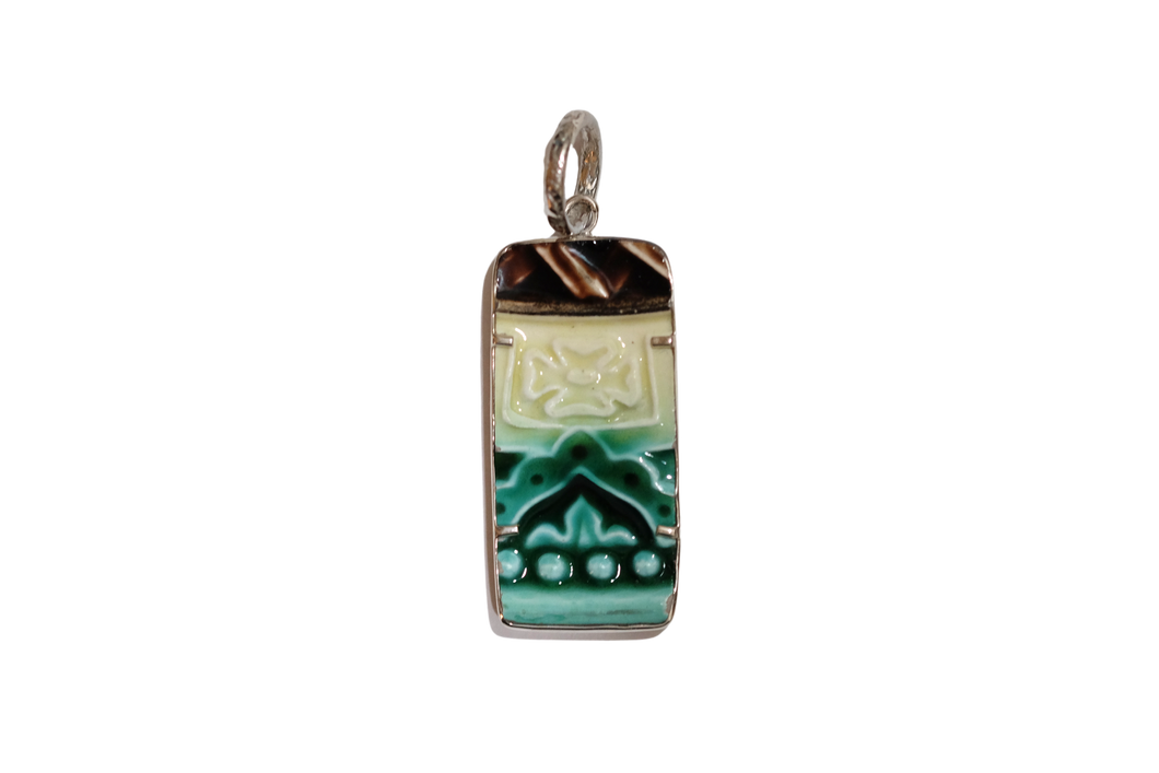 The Perfect Majolica Pendant